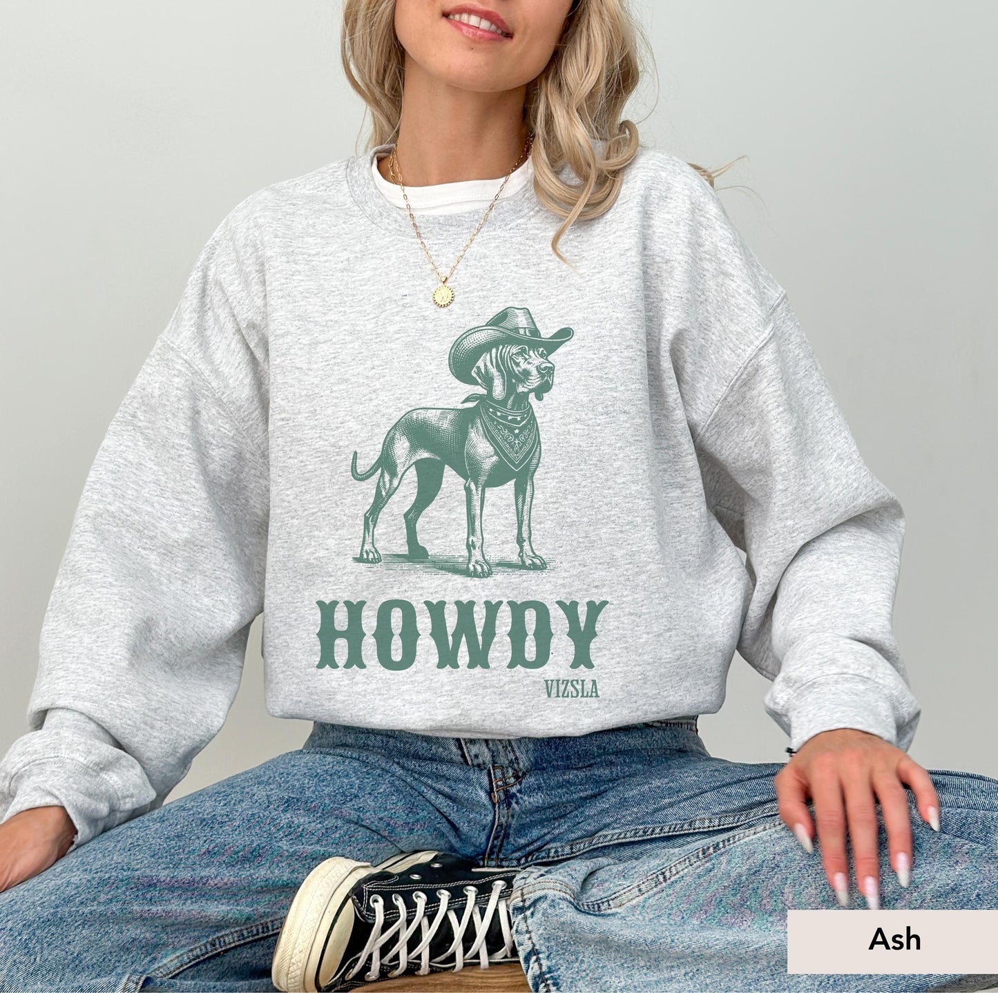 Howdy Vizsla Cowboy Sweatshirt, Vizsla, Vizsla mom, Vizsla shirt, Vizsla SweatShirt, Vizsla Lover Gift, Hungarian Vizsla