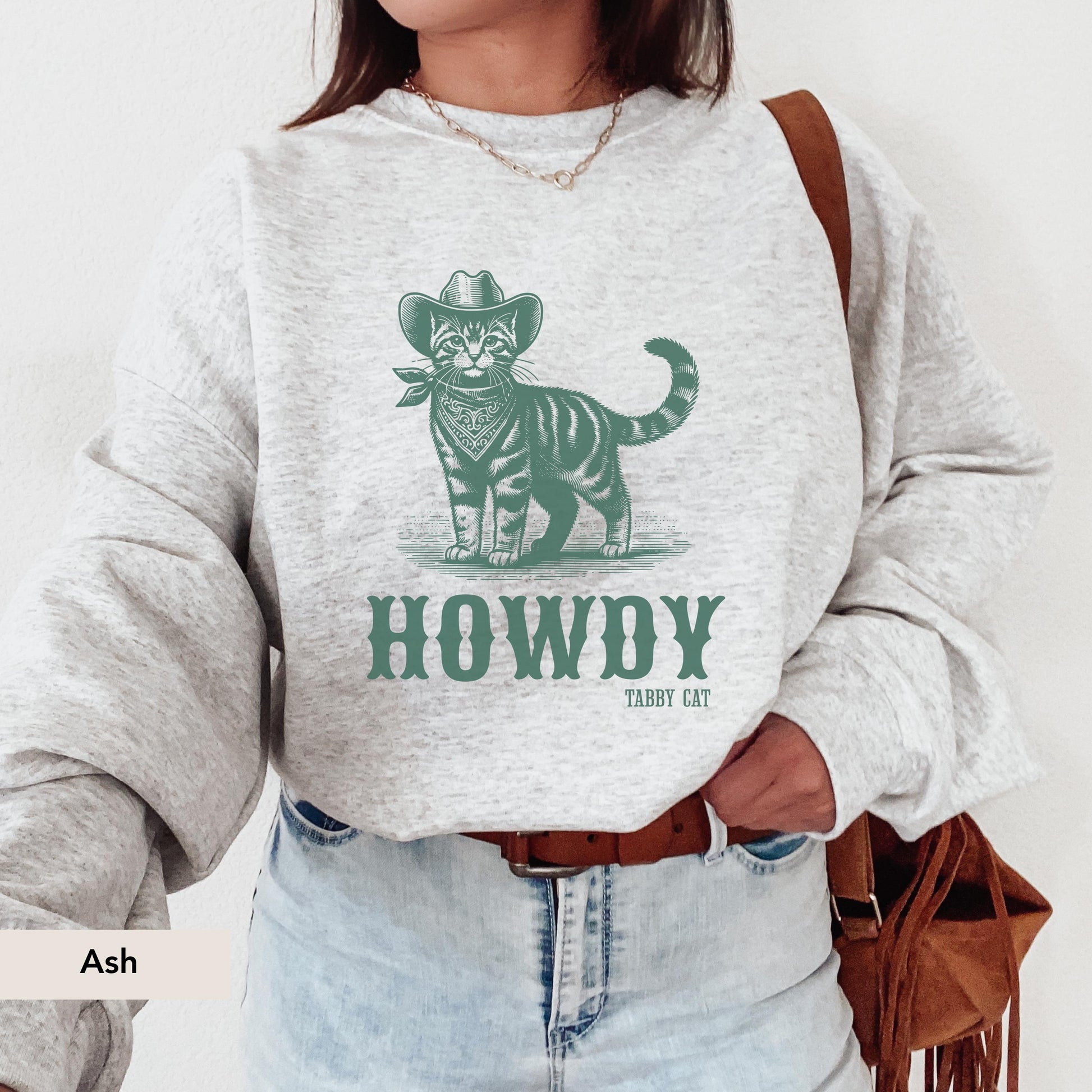 Howdy Tabby cat Sweatshirt, Tabby cat, Tabby cat gifts, Tabby cat mom, Tabby cat Shirt, Cat mom sweatshirt, cat owner gift, Tabby Cat gift