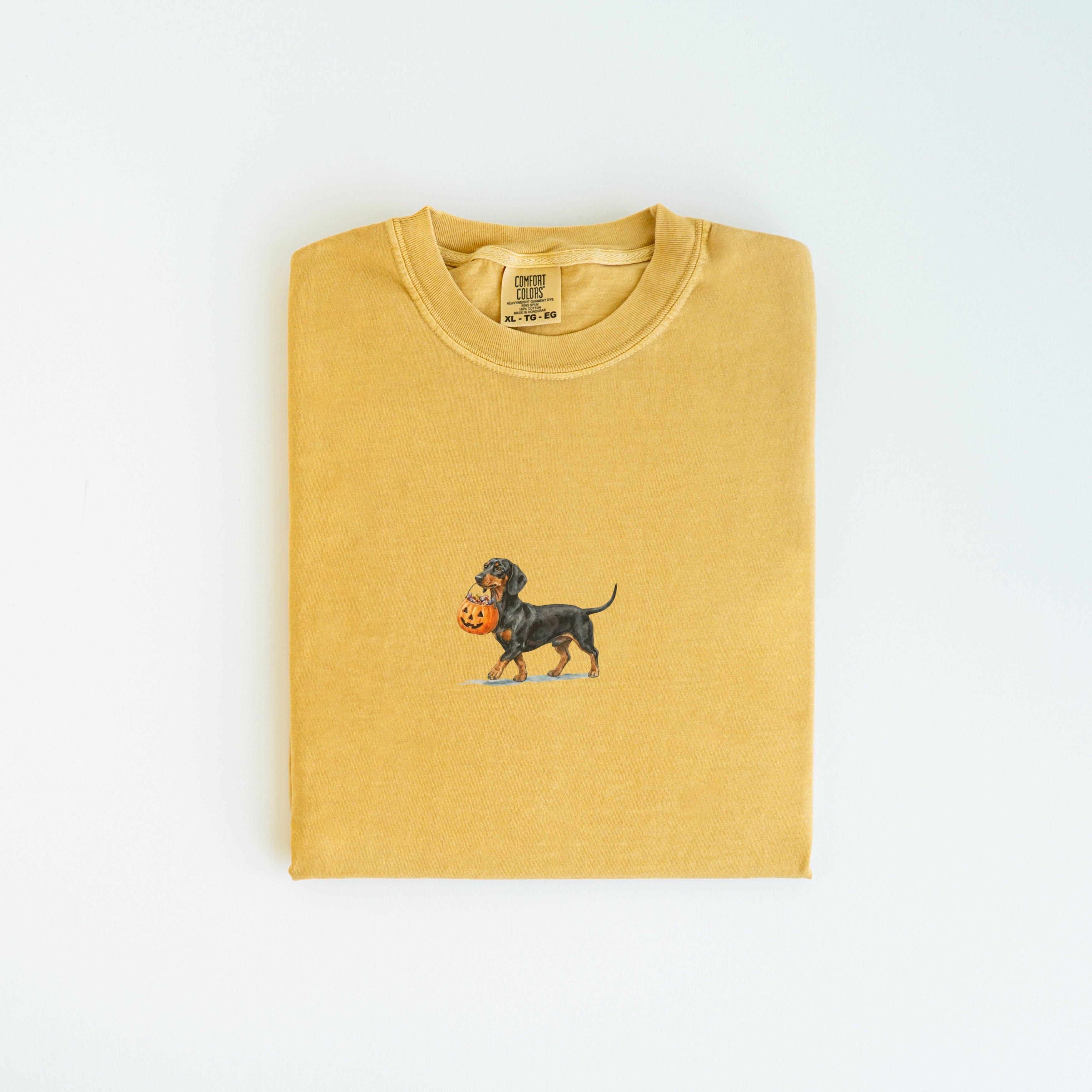 Dachshund SH Black and Tan Halloween T-shirt